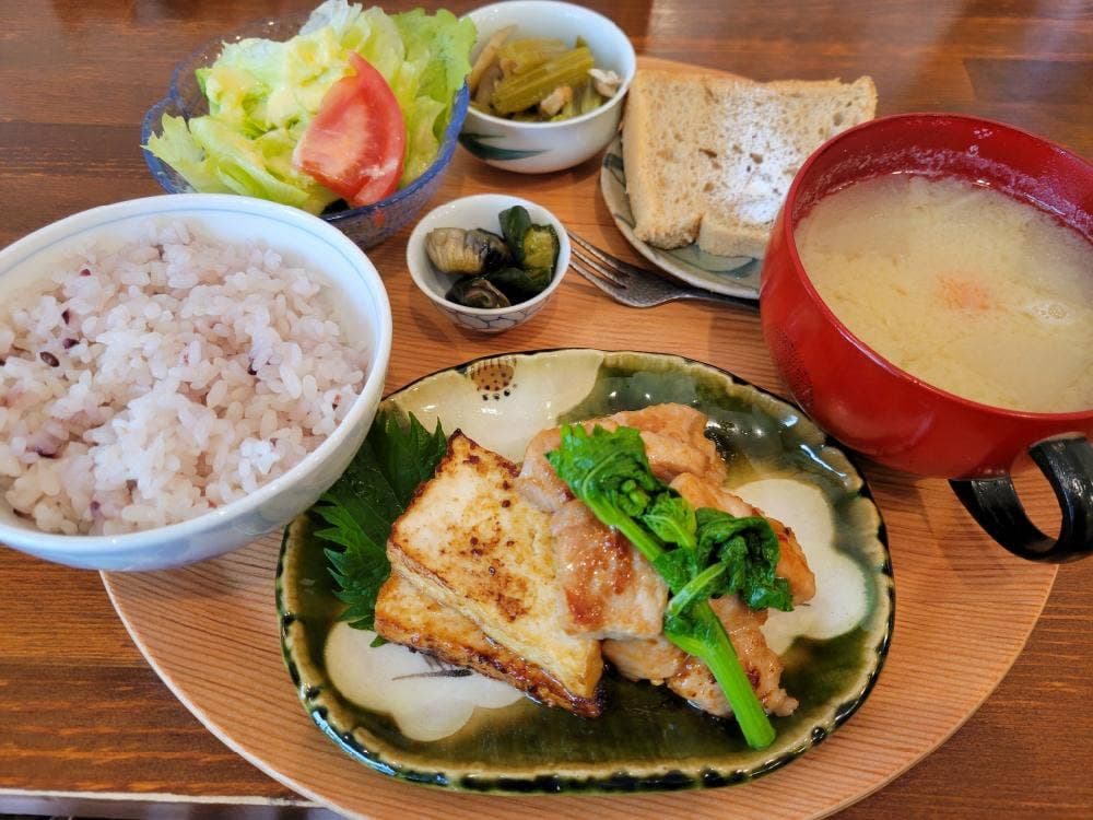 パンとコーヒーとおひるごはん nino-co
