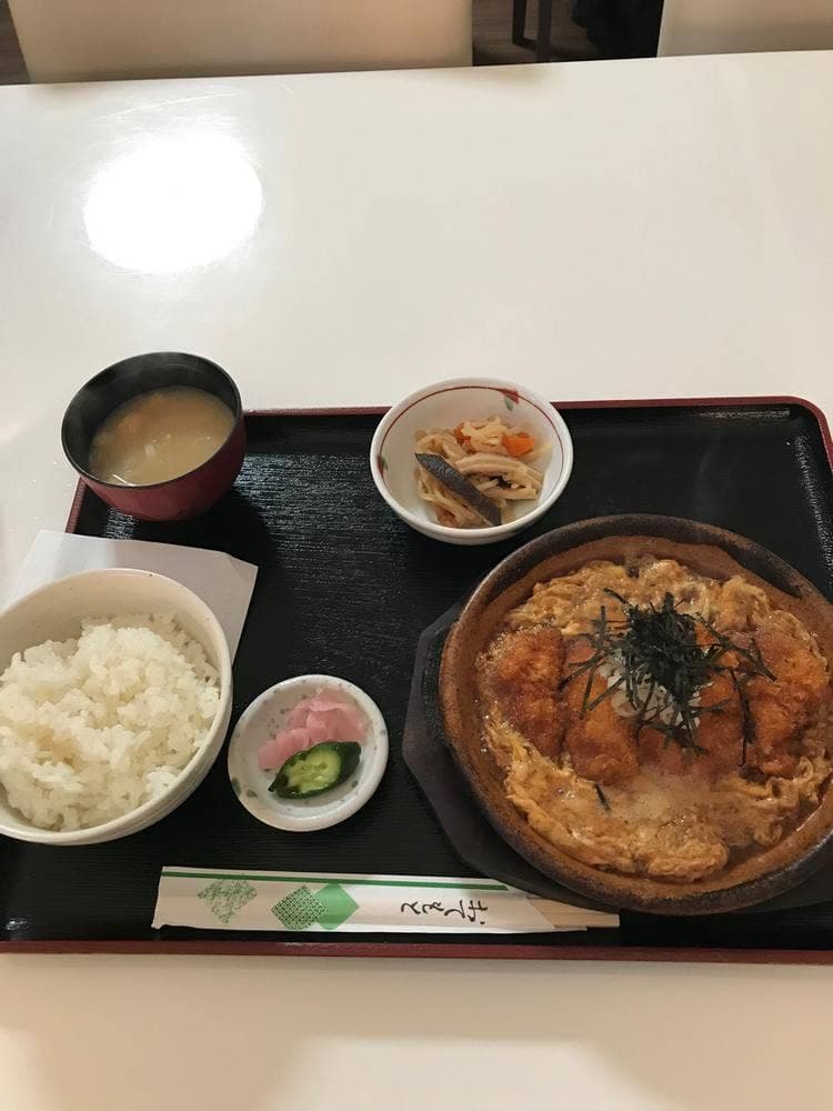 大須一丁目食堂 ひっぱり凧