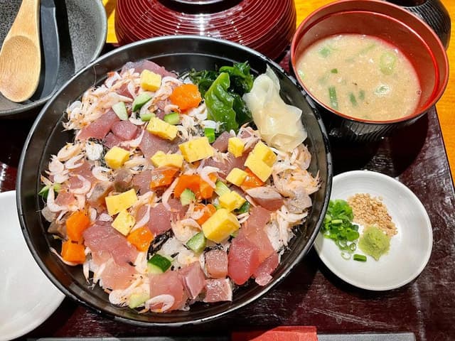 魚バル まぶしや 関内 - サブ画像1