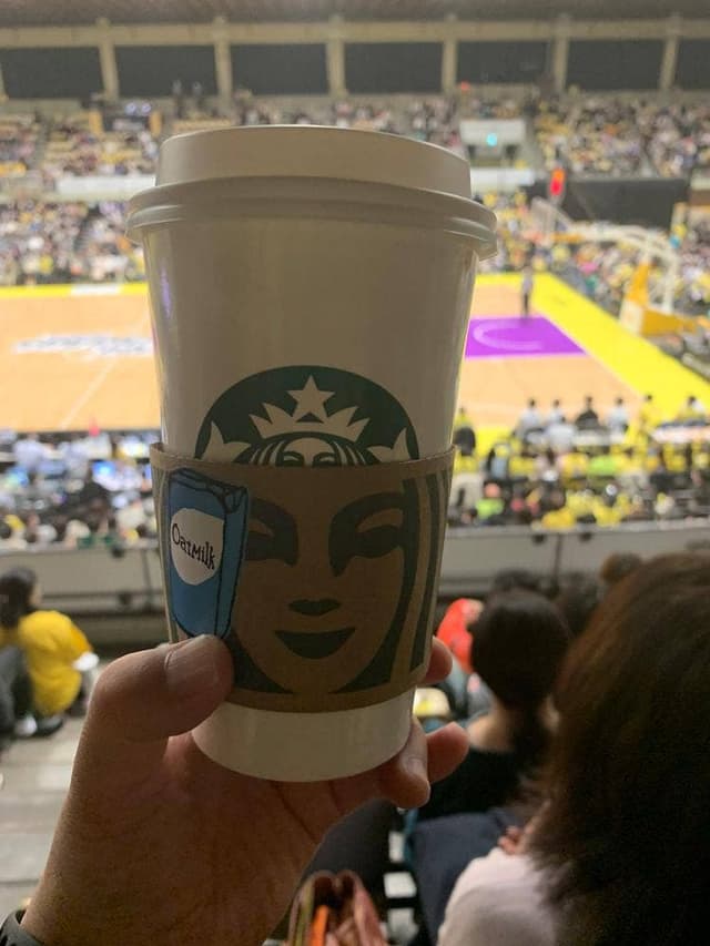 スターバックス コーヒー 青山骨董通り店 - サブ画像3