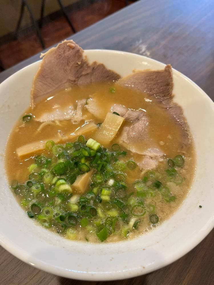 醤油豚骨らーめん 小松