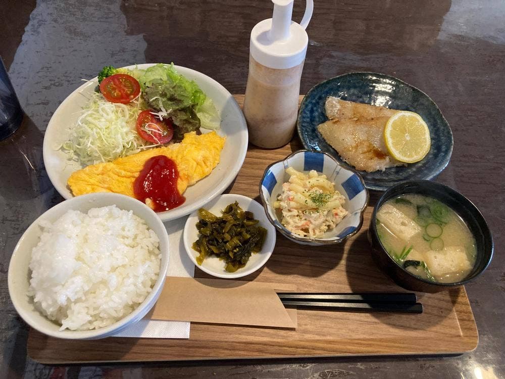 カフェ&レストラン favori