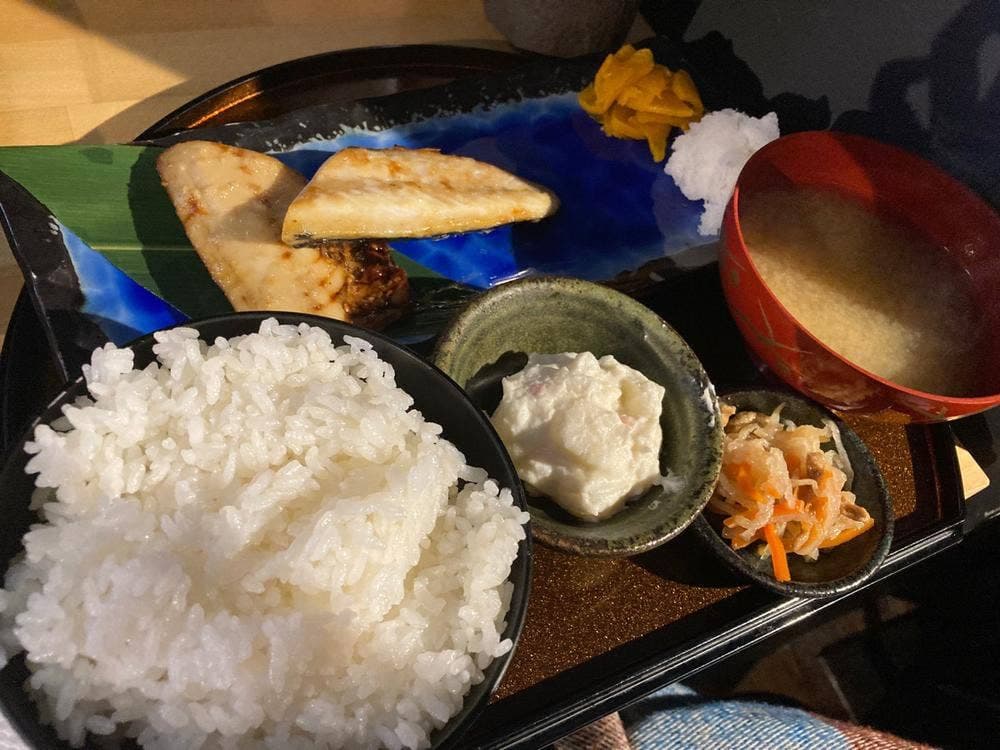 焼き魚と味噌汁 神田店