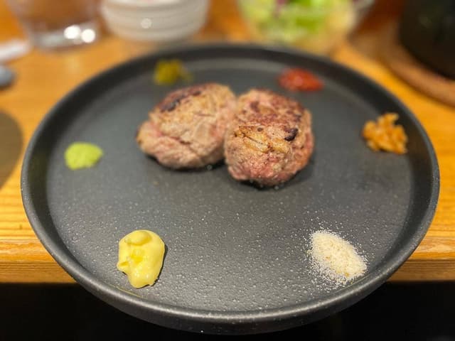 肉屋のハンバーグと炊きたての米 - サブ画像1
