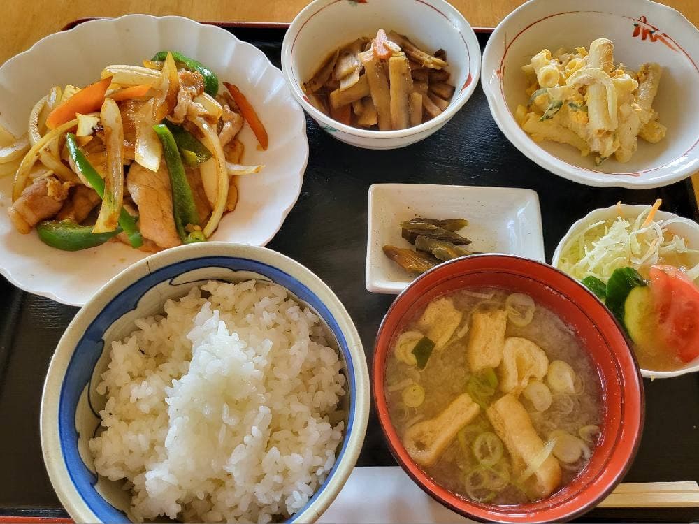 しゃとる