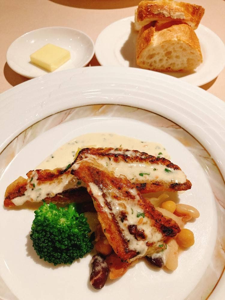 フランス料理 ラ・ミッション