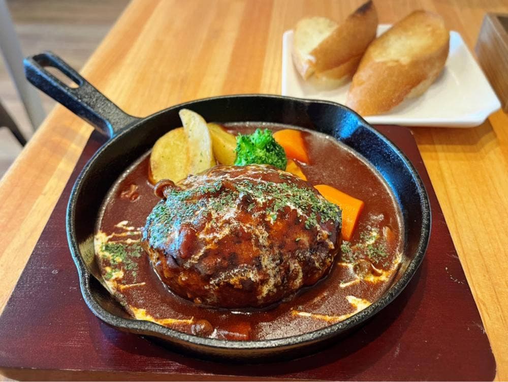カフェ ダイニング アトモス ソーレ