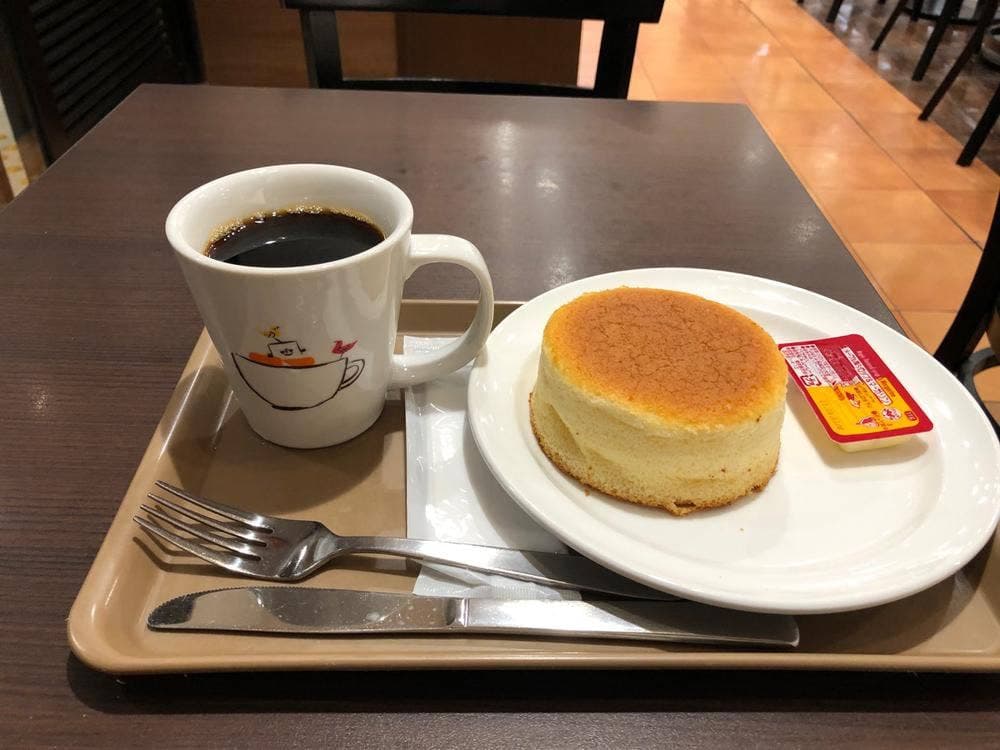 ホリーズカフェ アザール桃山台店