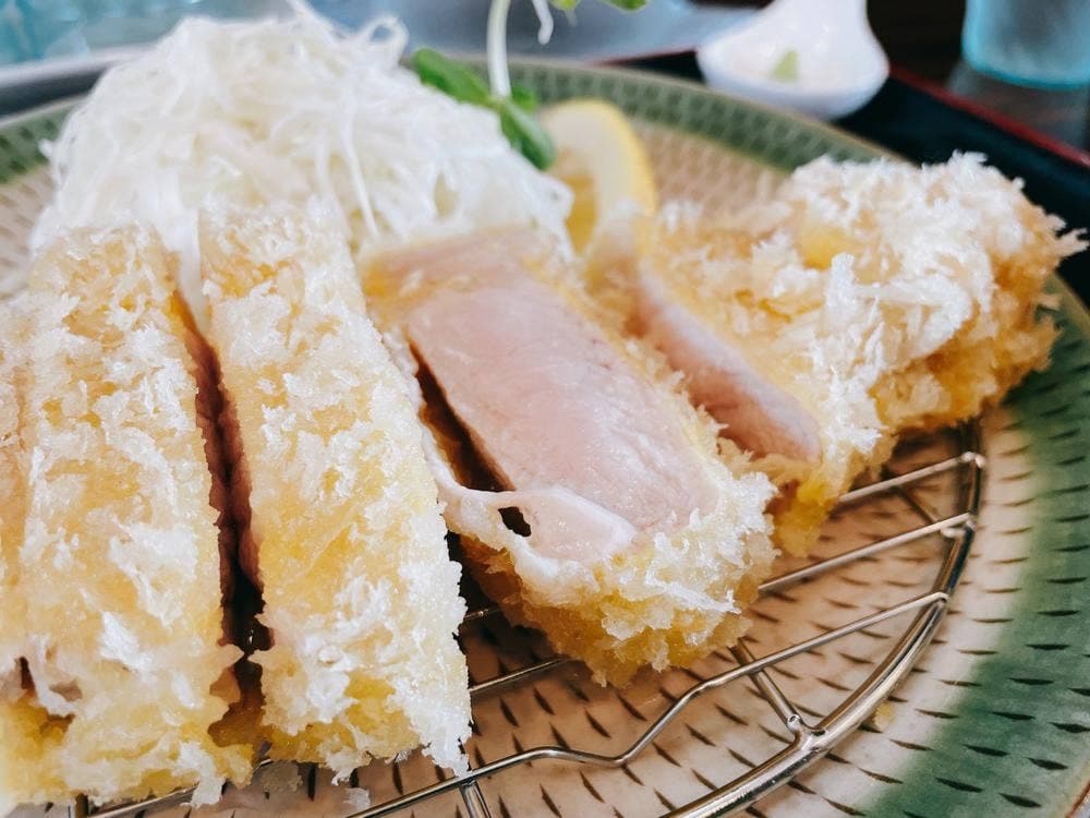 熟成とんかつ食堂 こぶたさんがころんだ