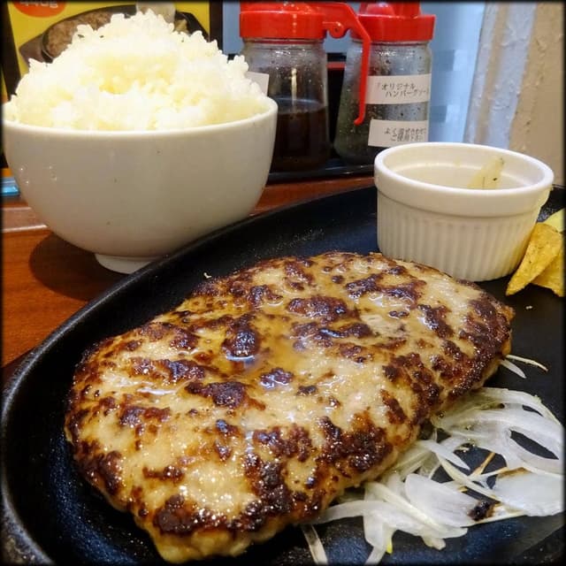 箸で食べる あつあつ鉄皿ハンバーグとカレーのお店 - サブ画像2