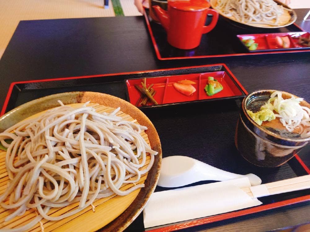 戸沢村 八郎兵衛茶屋