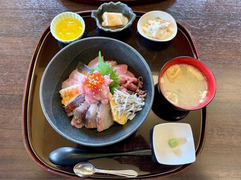 ごはん処 花季 海岸店