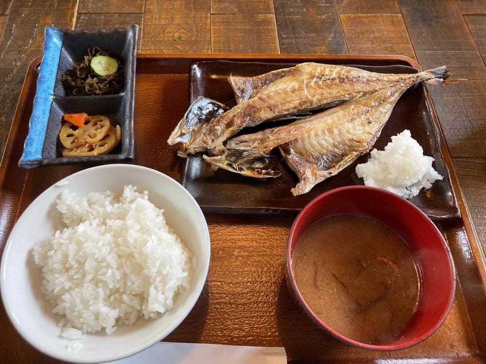 本町ひもの食堂