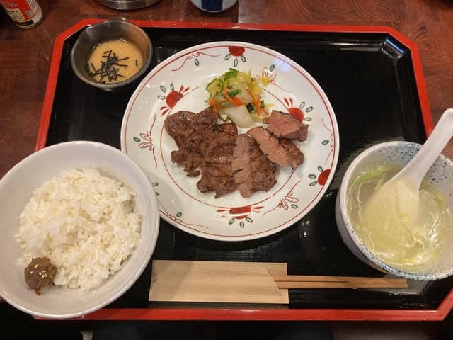 牛たん焼き 仙台辺見 栄店 - サブ画像2