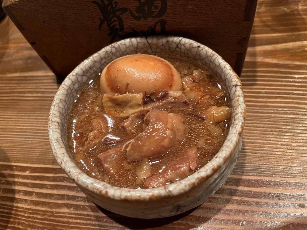 煮込みや まる。