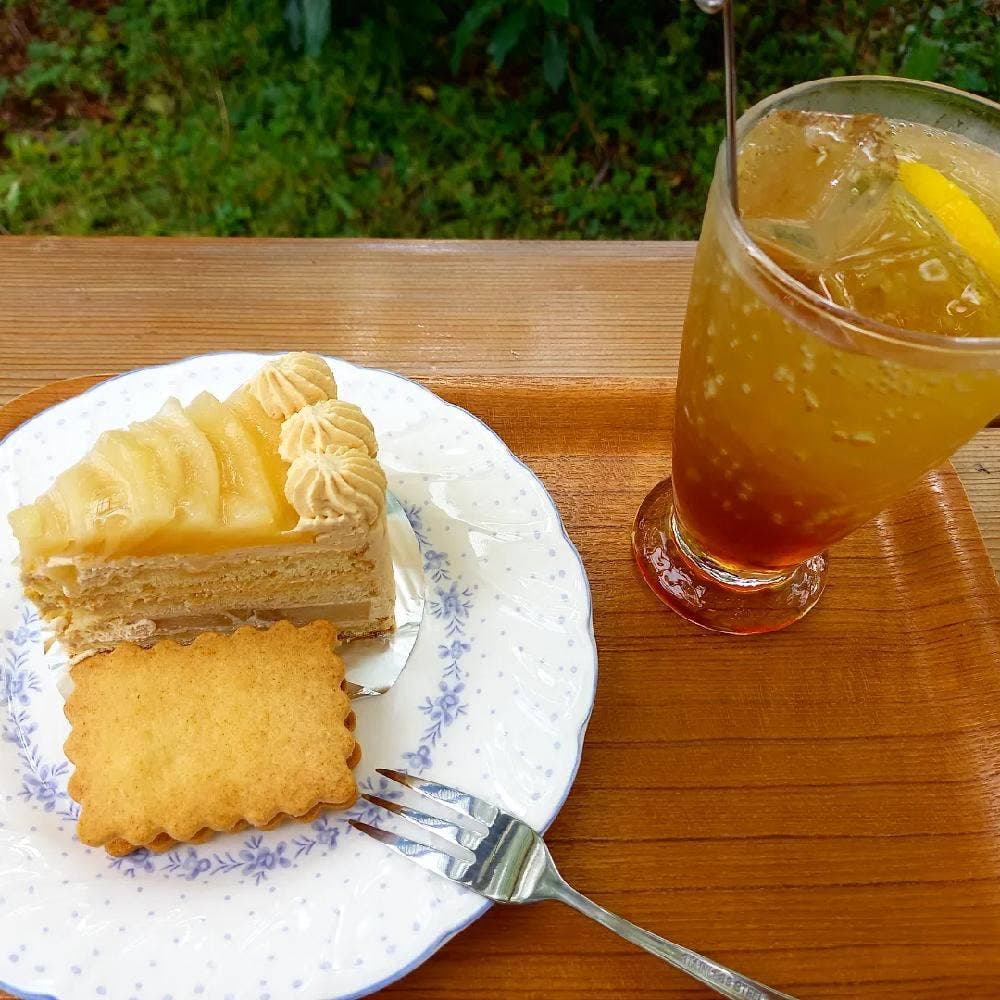 カフェ うめばたけ