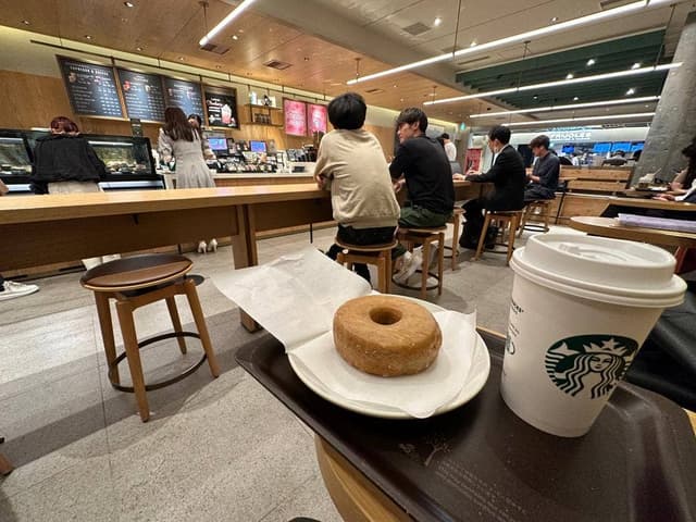 スターバックス コーヒー 東京ミッドタウン八重洲店 - サブ画像1