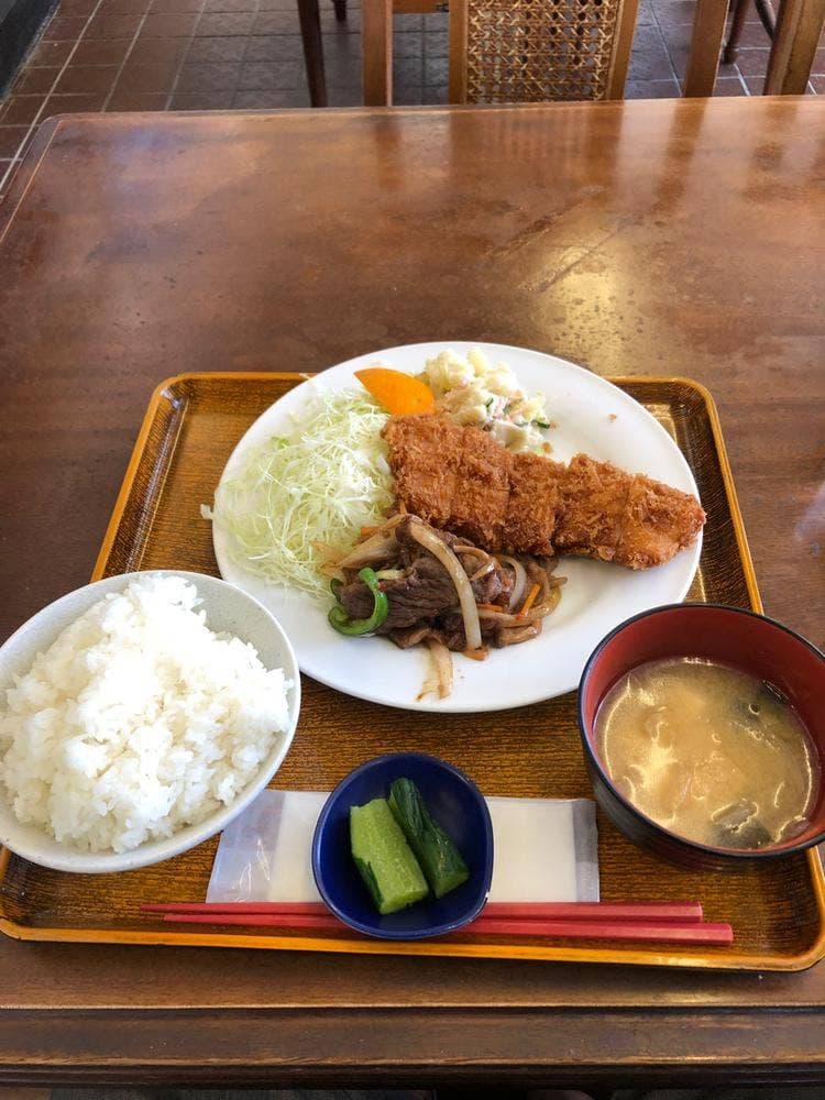 べこや