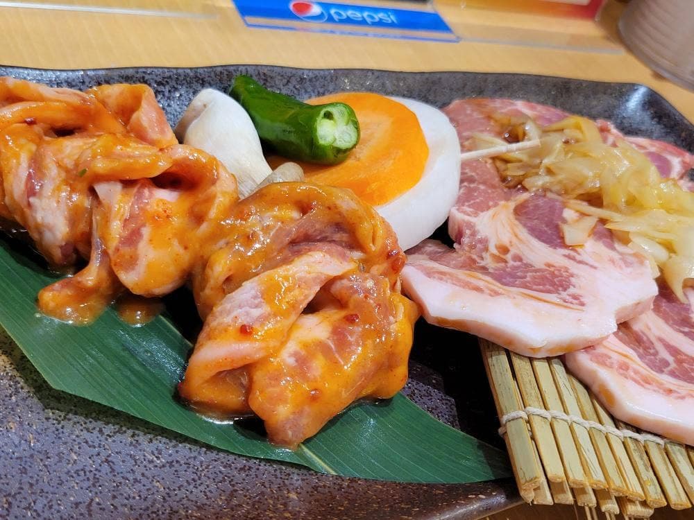 焼肉 戸板商店 西泉店