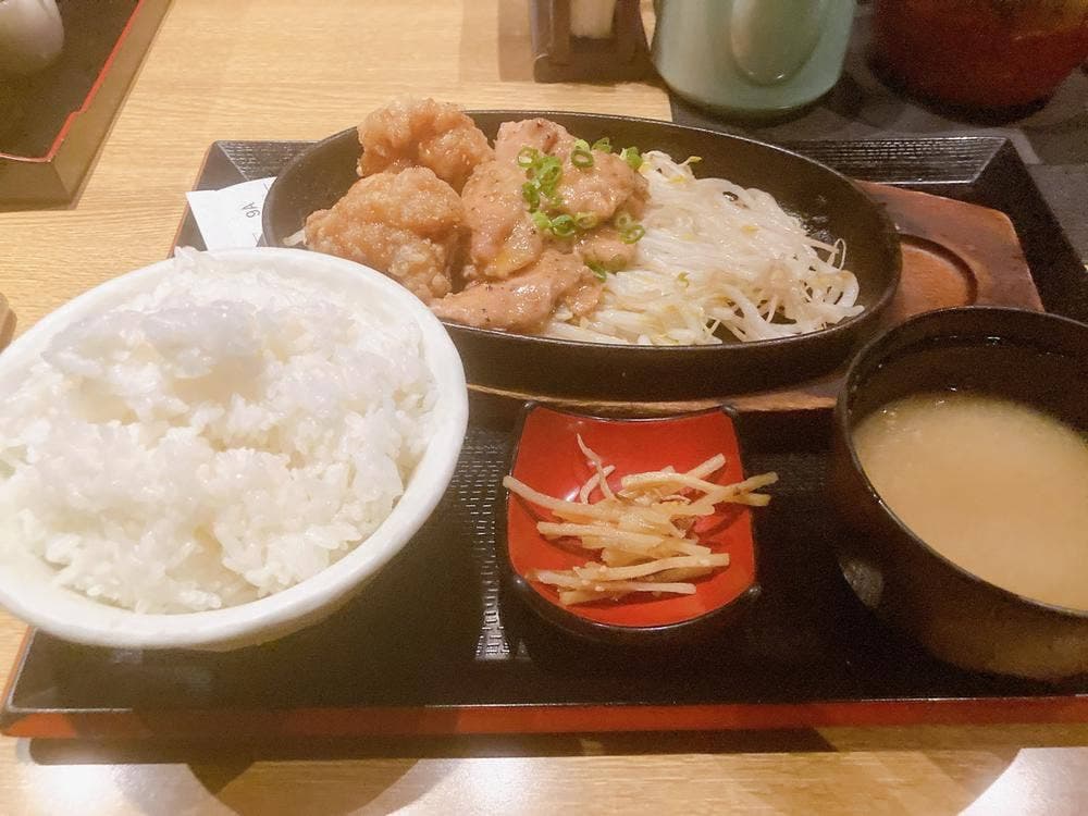 水炊き・もつ鍋・鳥料理 博多華味鳥 新宿三井ビル店 By Myanmar