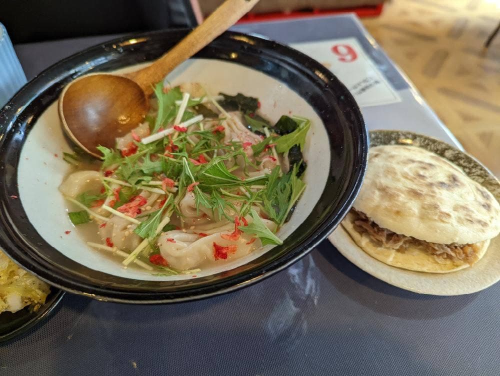 八鮮 大連餃子