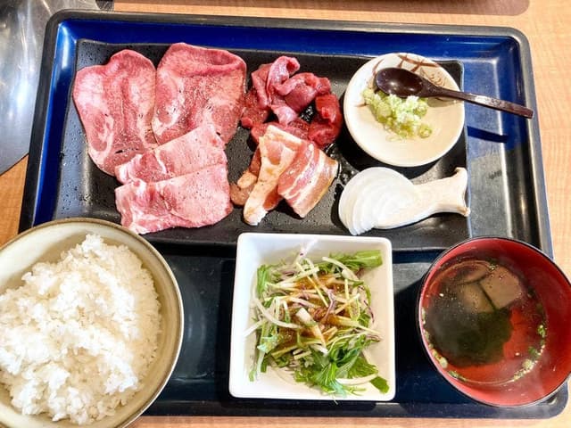 焼肉 蔵 伏見台店 - サブ画像1