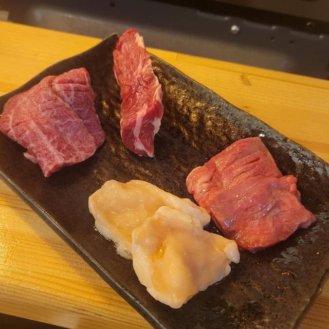 水晶板で焼く立ち食い焼肉 三坪 - サブ画像3