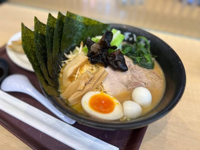 横浜らーめん 壱八家 富嶽 EXPASA海老名上り店 - サブ画像1