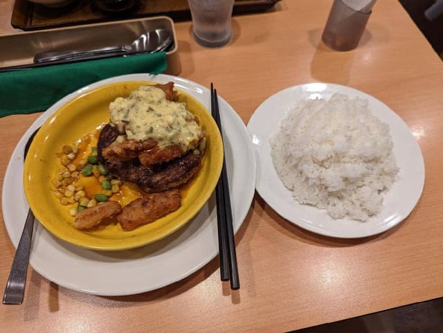 Cafe レストラン ガスト 大東栄和店 - サブ画像1