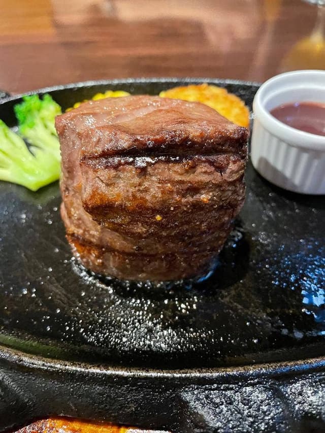 ステーキハウスCANVAS - サブ画像1