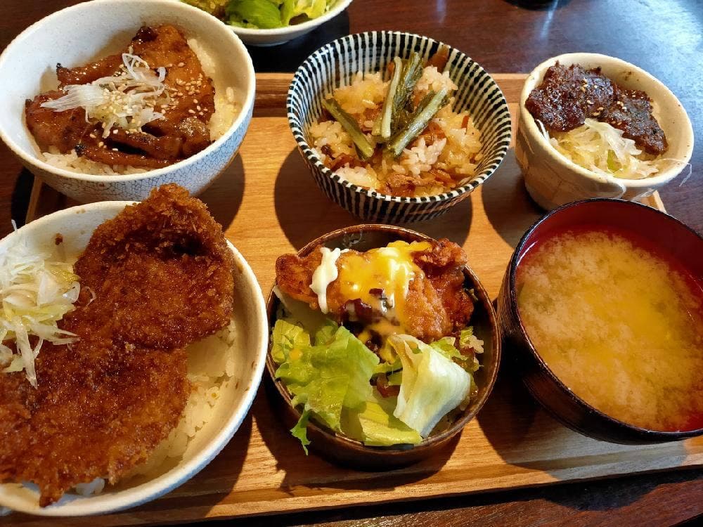 秩父名物と小丼ぶり ちんばた 秩父駅前店