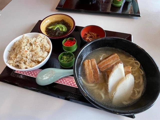 沖縄そば自慢 なんと屋 - サブ画像3