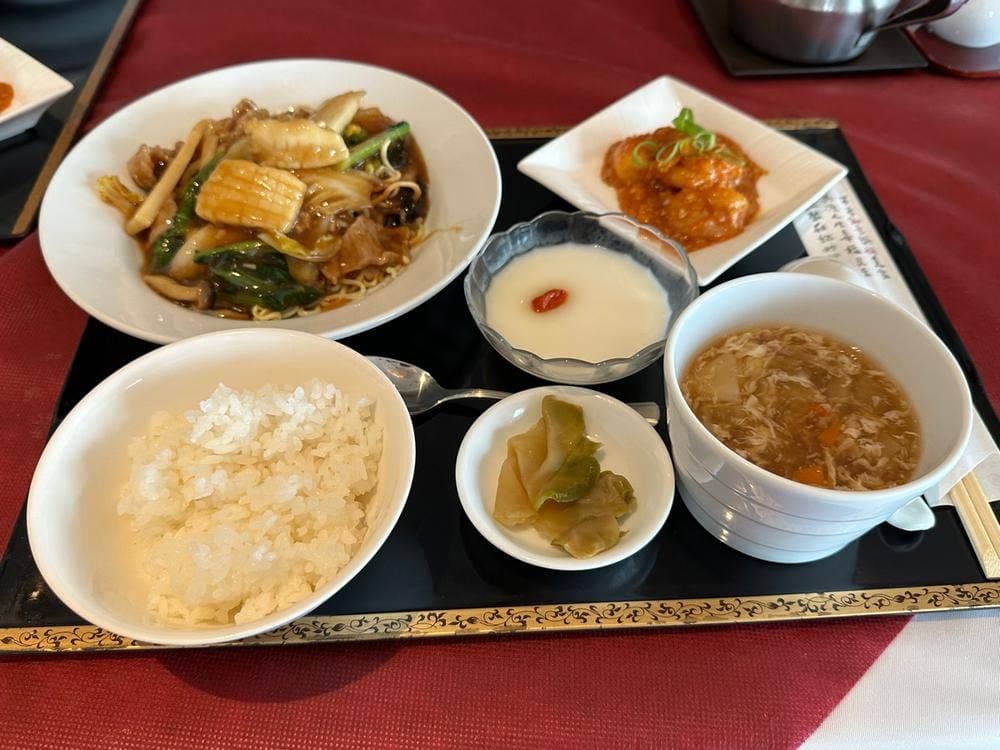 謝朋殿 幕張店