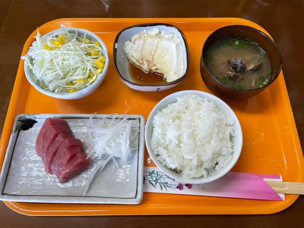 軽食・食事処 いわなみ