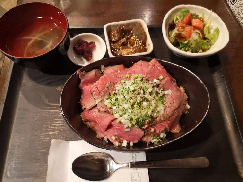 厚切り牛タンともつ鍋 藤嶋や