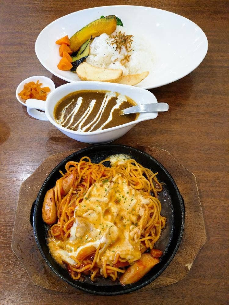 カフェ＆レストランうふふ 長住店