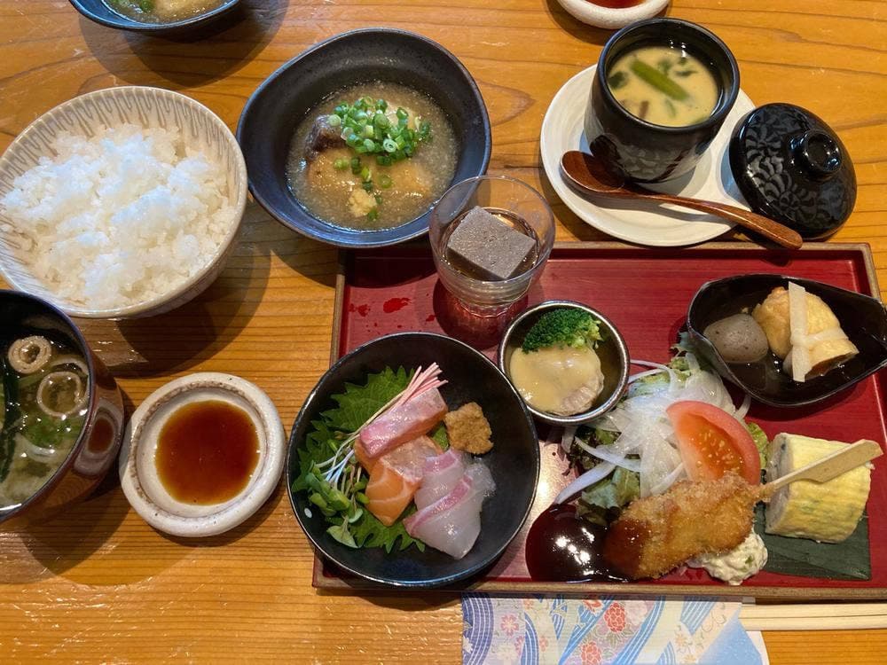 肴と日本酒 梅小町