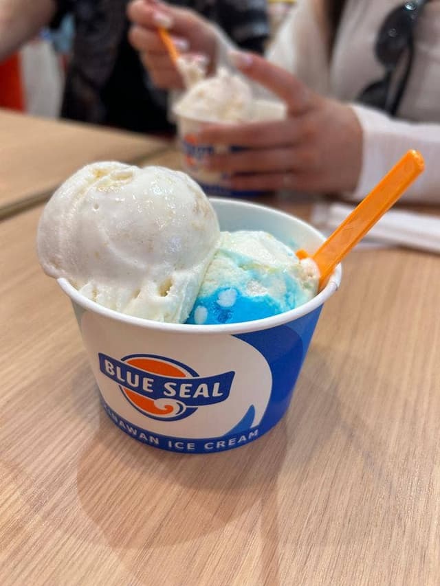 ブルーシール 沖縄 ライカム店 - サブ画像1