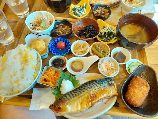ご飯と酒 実の里 - サブ画像1