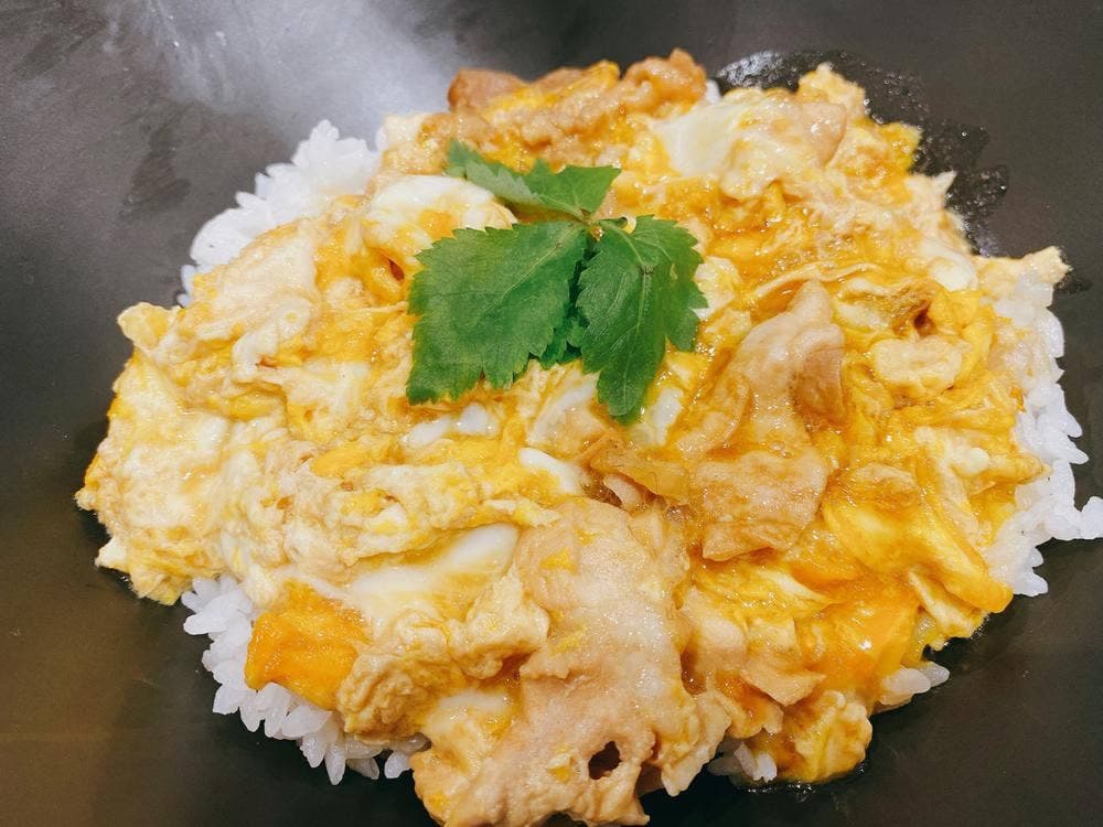 親子丼と唐揚げ TAMAGOYA ジアウトレット湘南平塚店