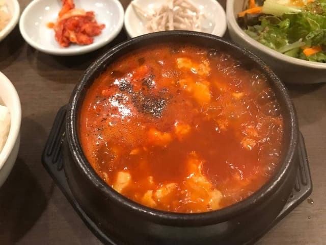 韓国家庭料理 とうがらし 八重洲店 - サブ画像1