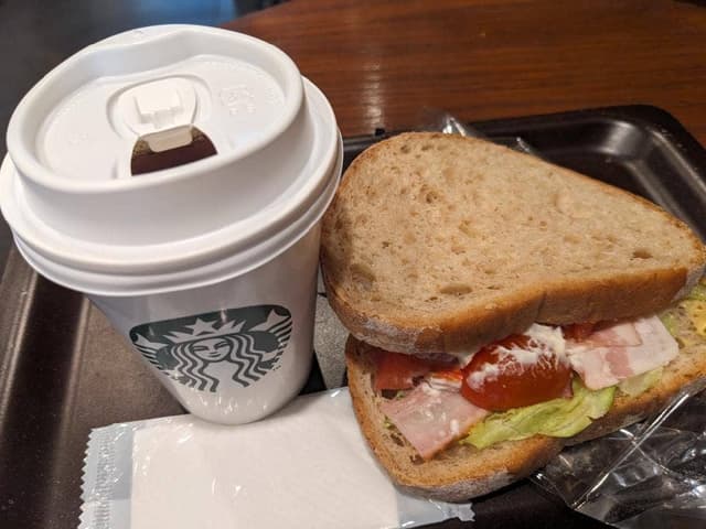 スターバックス コーヒー 表参道神宮前4丁目店 - サブ画像3