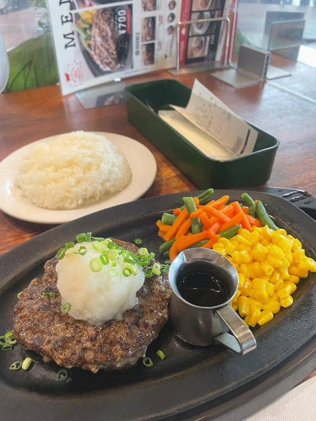 ハンバーグ＆ステーキ 紅矢 港北センター南店 - サブ画像1