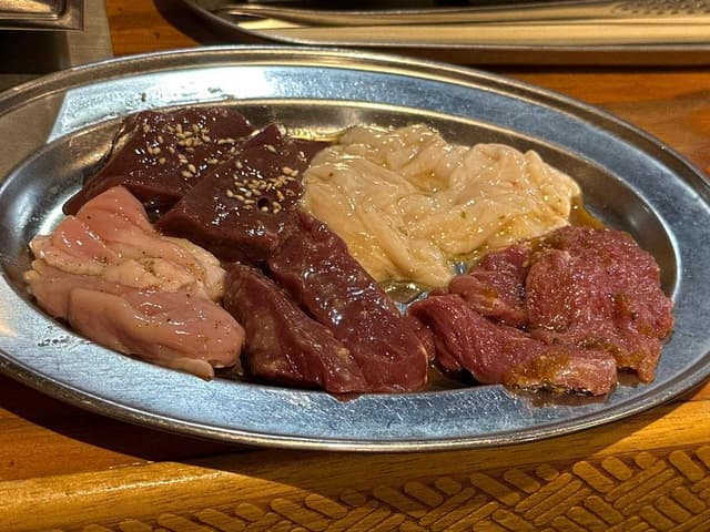 ホルモン赤しろ屋 - サブ画像2