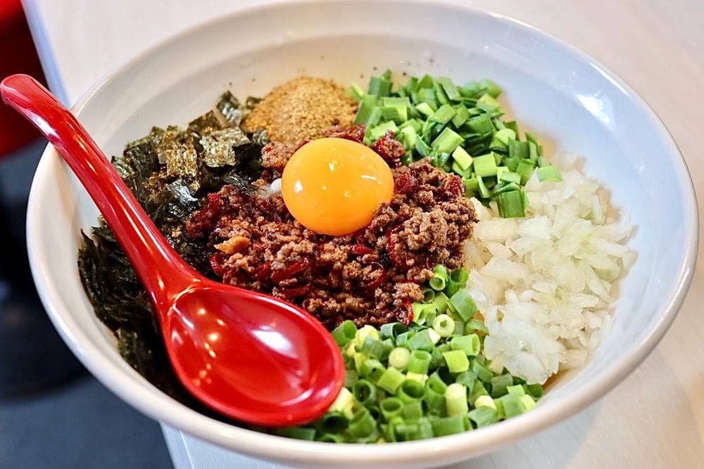 濃厚豚骨 台湾まぜそば なつき
