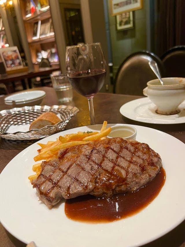 AUX BACCHANALES 原宿店 - サブ画像1