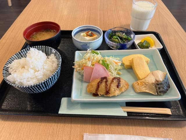 Hotel & Renta Car 660 駅裏食堂 - サブ画像1