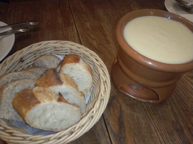 神田ワイン食堂 パパン - サブ画像1