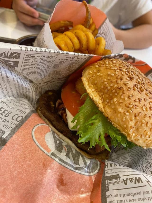 A&W うるま安慶名店 - サブ画像3