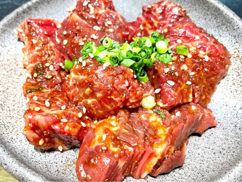 ヤキニク / ホルモン アイニク